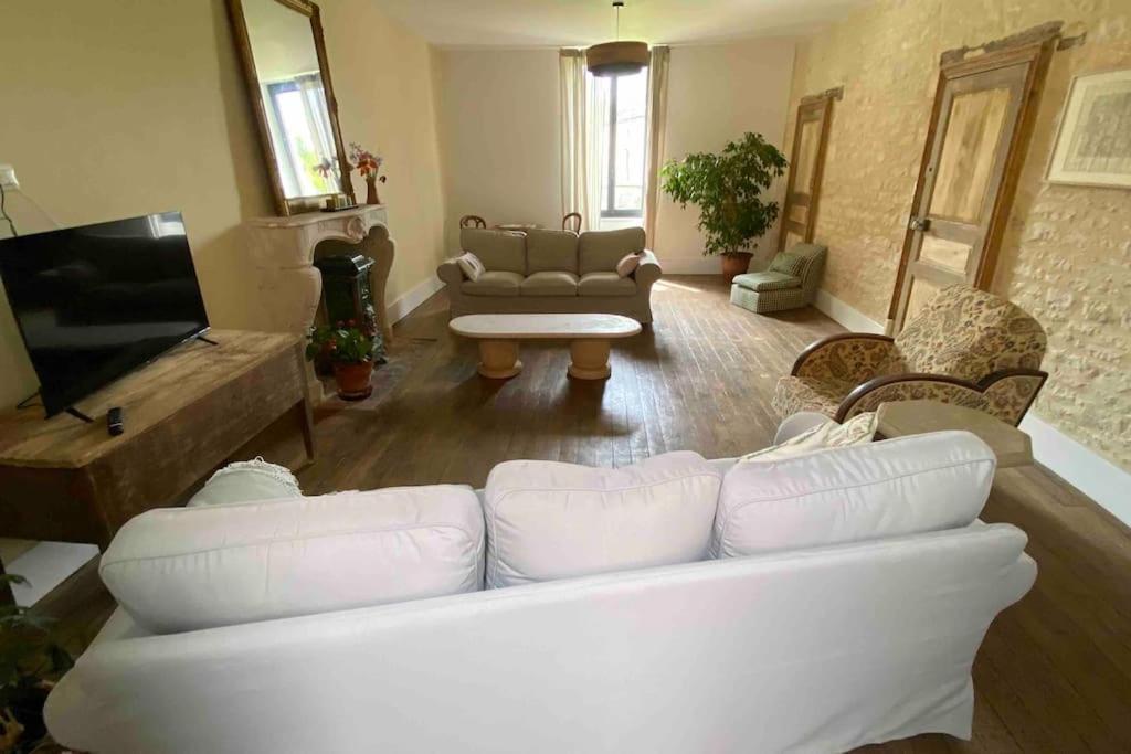 Le Presbytere - Touillon, Jacuzzi, 4 Chambres Pour 10 Εξωτερικό φωτογραφία